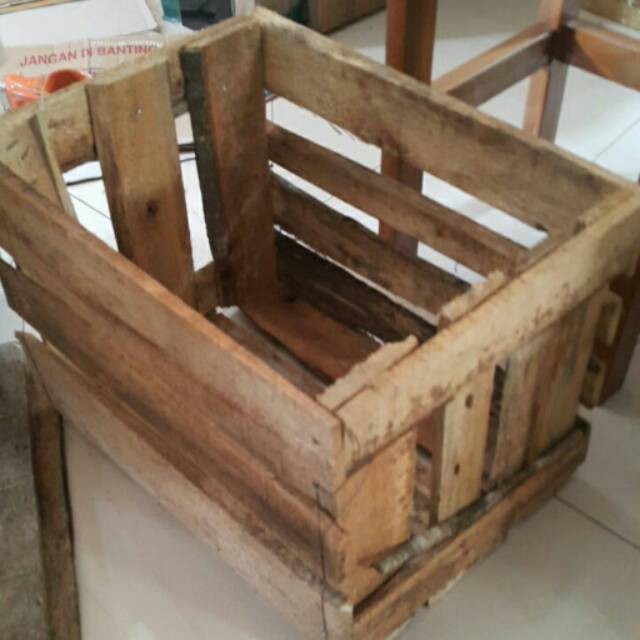 

Packing Kayu (Tambahan untuk barang pecah belah)