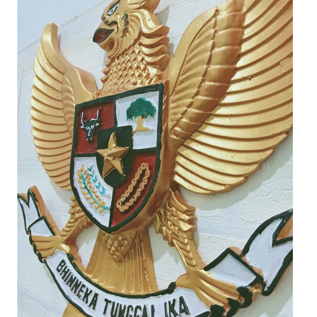 Hiasan Dinding patung Garuda Pancasila 3 Dimensi Fiber Logo Burung Garuda Gold 45X45 CM (DATAR)