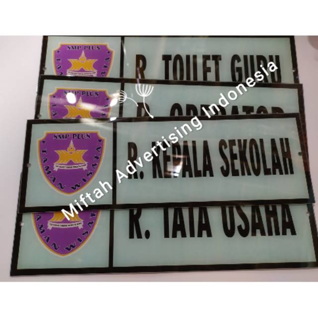 

Papan Nama Ruangan
