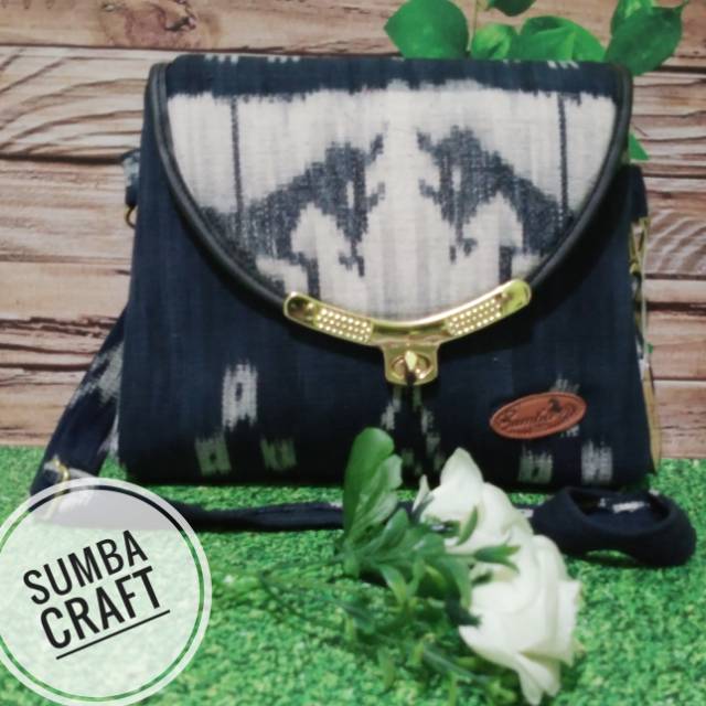 SLING BAG / TAS SLEMPANG asli kain tenun ikat Sumba Timur-NTT (warna biru)