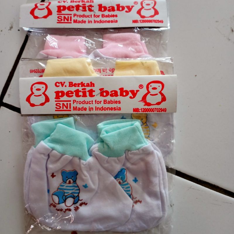 Sarung tangan dan kaki bayi