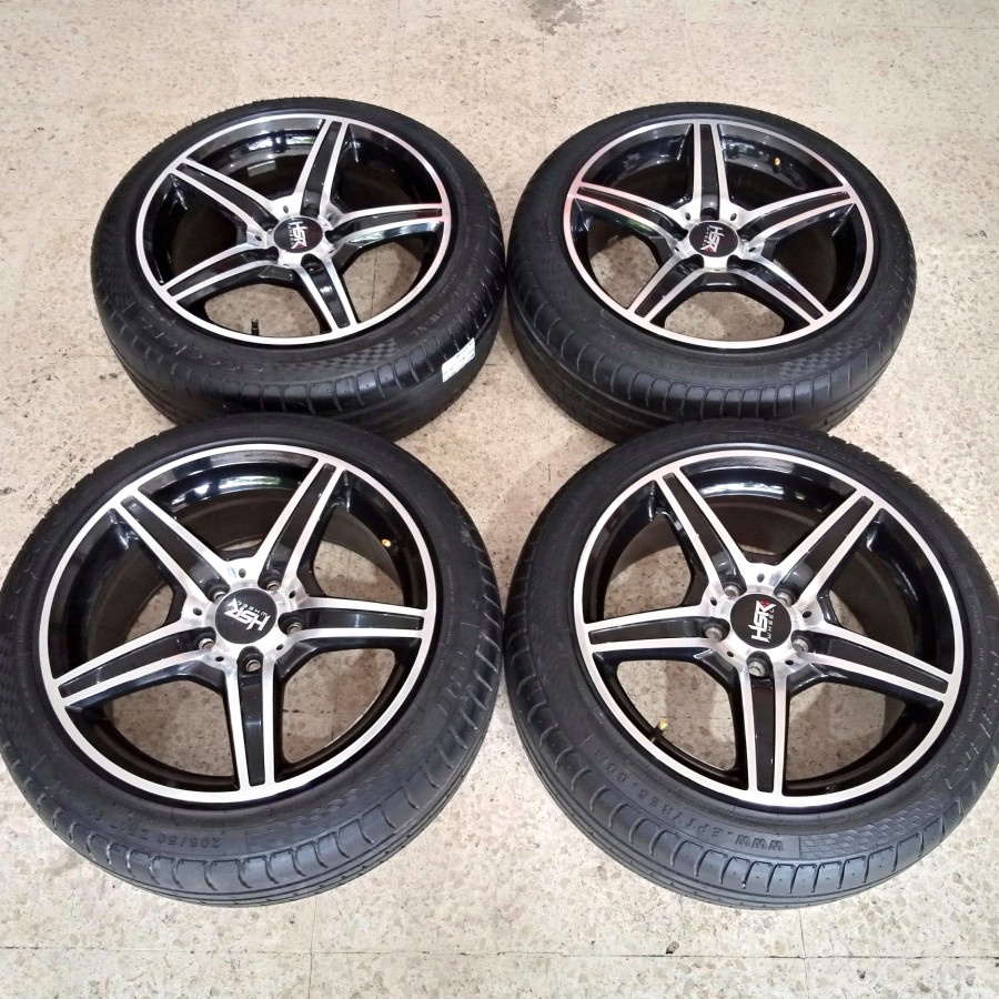 Velg Mobil Racing Ring 17 Lubang 5 MOYO HSR R17X8 5X112 ET45 BAN 205 50 R17