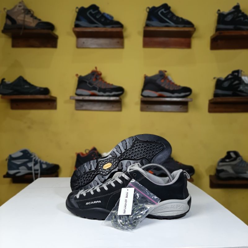 SEPATU OUTDOOR SECOND SCARPA SZ 43 + BONUS TALI SEPATU GUNUNG