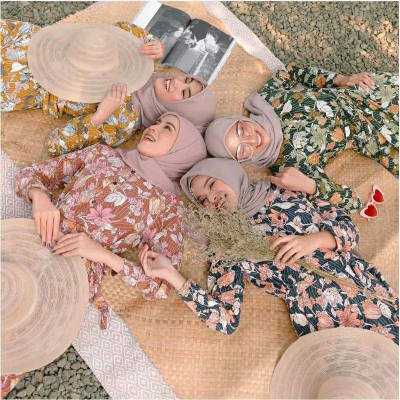 Tropical Dress Vanilla hijab