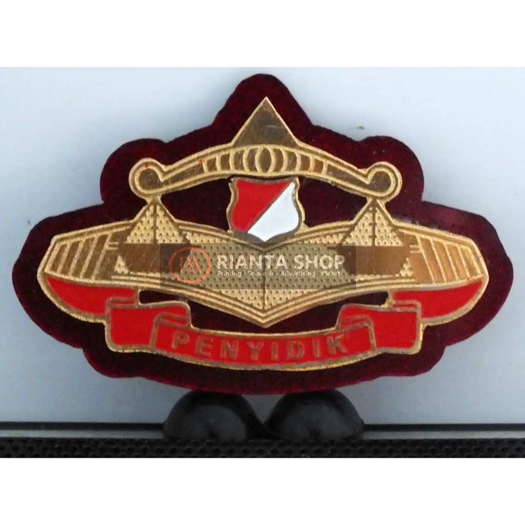 pin lencana penyidik