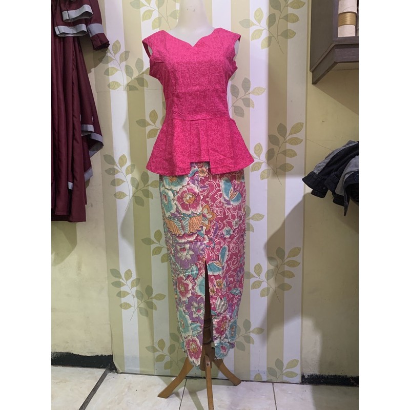 (Preloved) Set Atasan dan Rok Batik