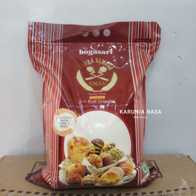 

CAKRA KEMBAR EMAS Tepung Terigu untuk Roti Oriental (repack 1kg)