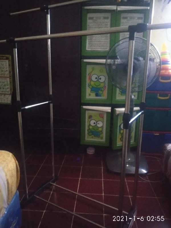 Stand Hanger Double Gantungan Baju Portabel Multifungsi 4 Roda