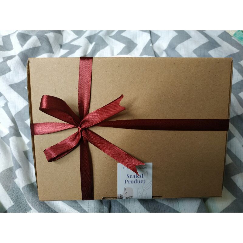 

Kado/ Hamper hijab/ Kado ulang tahun/ aniversary/graduation