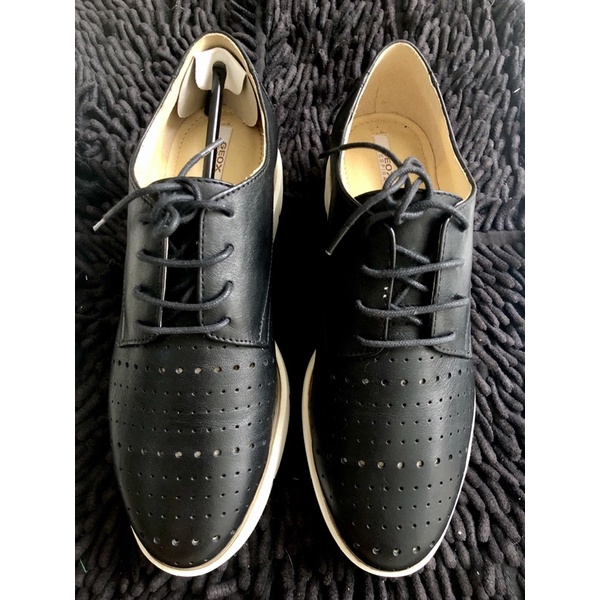 Sepatu Kulit Wanita Geox Respira