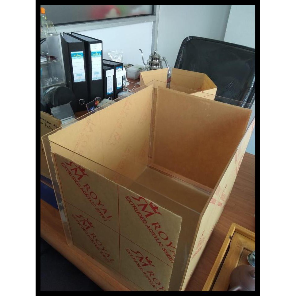 

Box Hantaran Acrylic / Display Diecast (Uk 30 X 30 X 25 Cm)