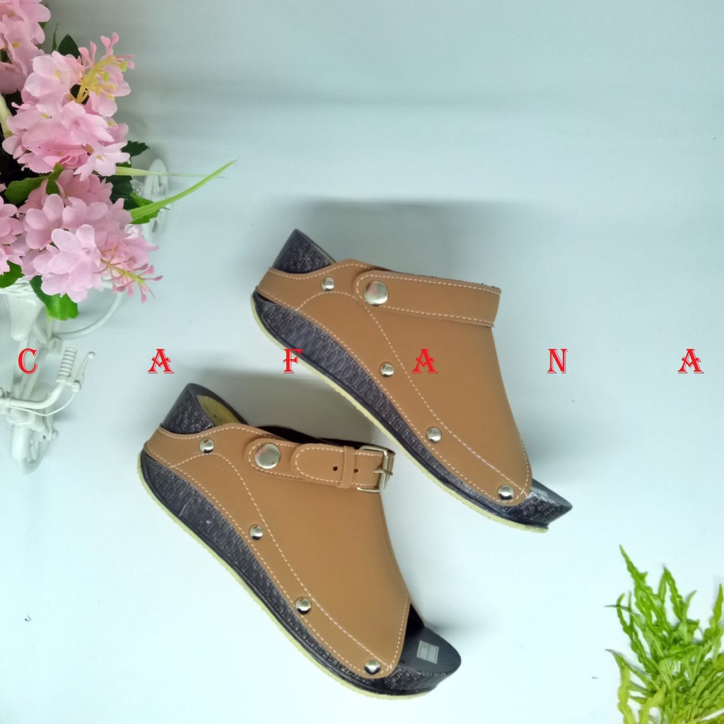 Sandal Wedges Wanita Elegan SDW221