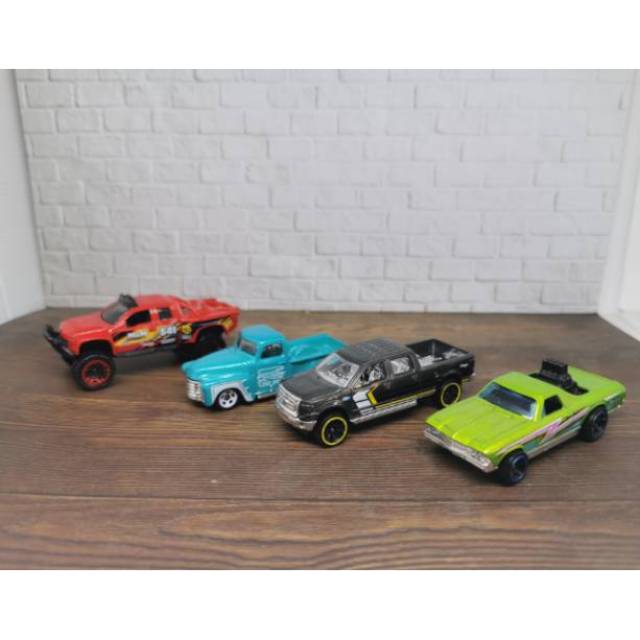 Hot Wheels loose dari Gift Pack monster dairy chrysler C100 hotwheels hw