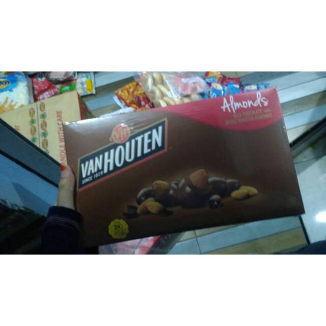 

coklat van houten almonds