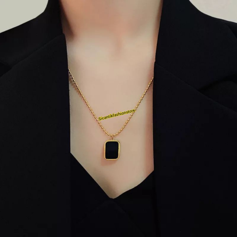 Kalung Titanium Liontin Kotak Hitam Terbaru Terlaris Anti Karat Kalung Wanita Gold Liontin Kotak Hitam Fashion Wanita Terlaris