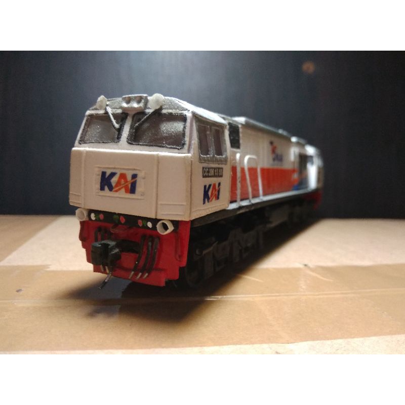 Miniatur Lokomotif CC206 Skala 1:87