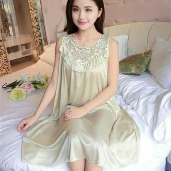 BEE - Dress Piyama HAPPY Wanita Sexy Bahan Ice Silk Lingerie Aksen Renda