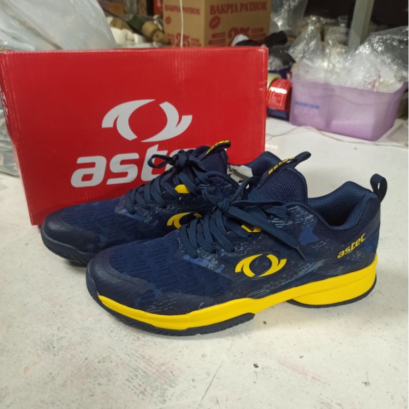 Sepatu Badminton Astec Disrupt Badminton Navy Bright Yellow Sepatu Badminton Pria Size 45
