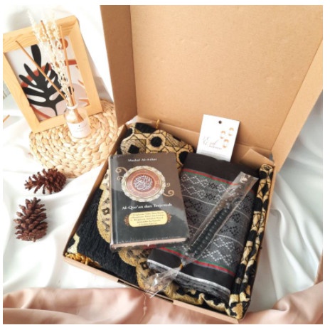 

HAMPERS ULANG TAHUN - HAMPERS LEBARAN - KADO ULANG TAHUN SAJADAH diskon berkah