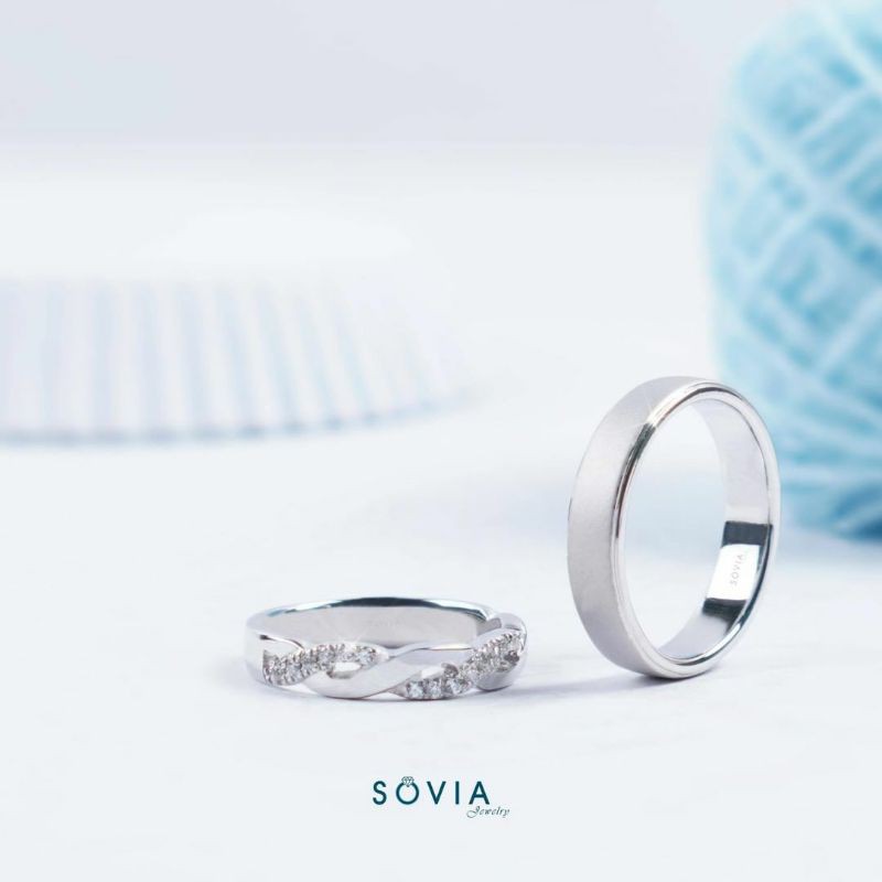 Cincin palladium dan emas putih