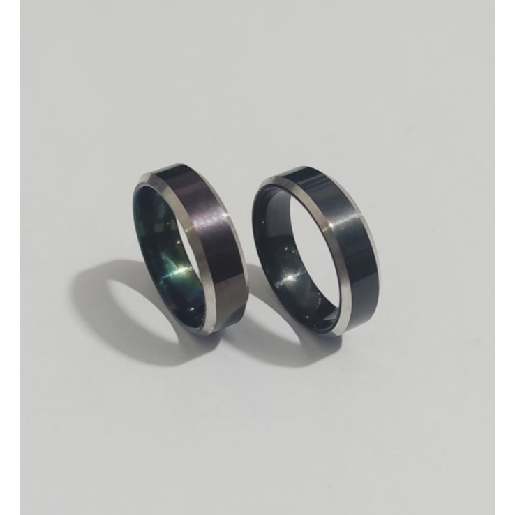 Cincin Titanium Unisex Polos Black Silver Bisa Tulis Nama-Hitam Lis Silver