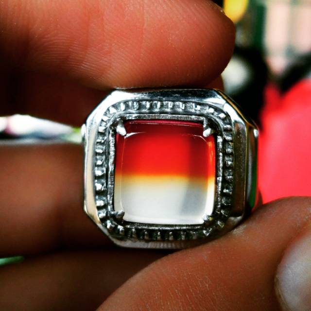 Bendera merah putih. Merdeka.. Memperingati hut Ri. Chalcedony flag. Natural.origin pacitan