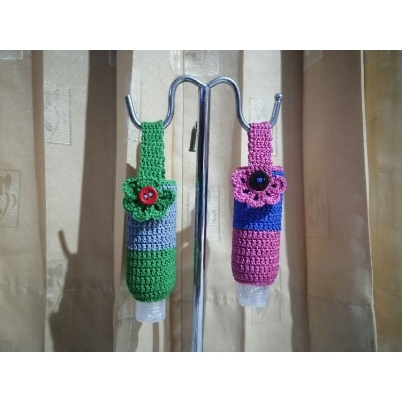 Cover / holder / gantungan hand sanitizer rajut gel/spray (100 ml)