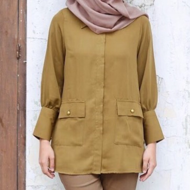 Vivy blouse vanilla hijab