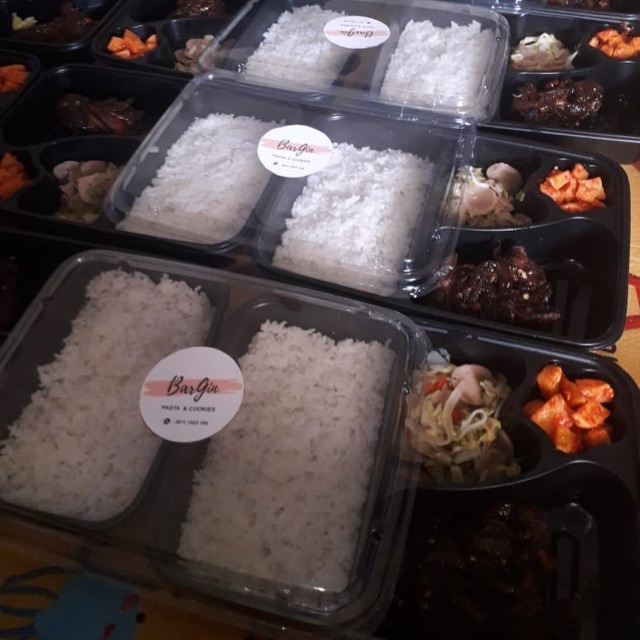 

Nasi Bento (ayam, sayur, kentang/tahu/tempe)