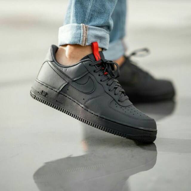 Nike Air Force 1 Anthracite 'Black - University Red'