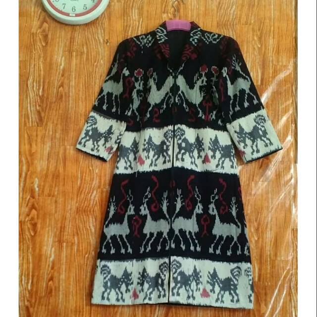 Dress tenun sumba hitam putih