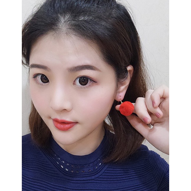 LRC Anting Gantung Fashion Ball Shape Decorated Pom Earrings