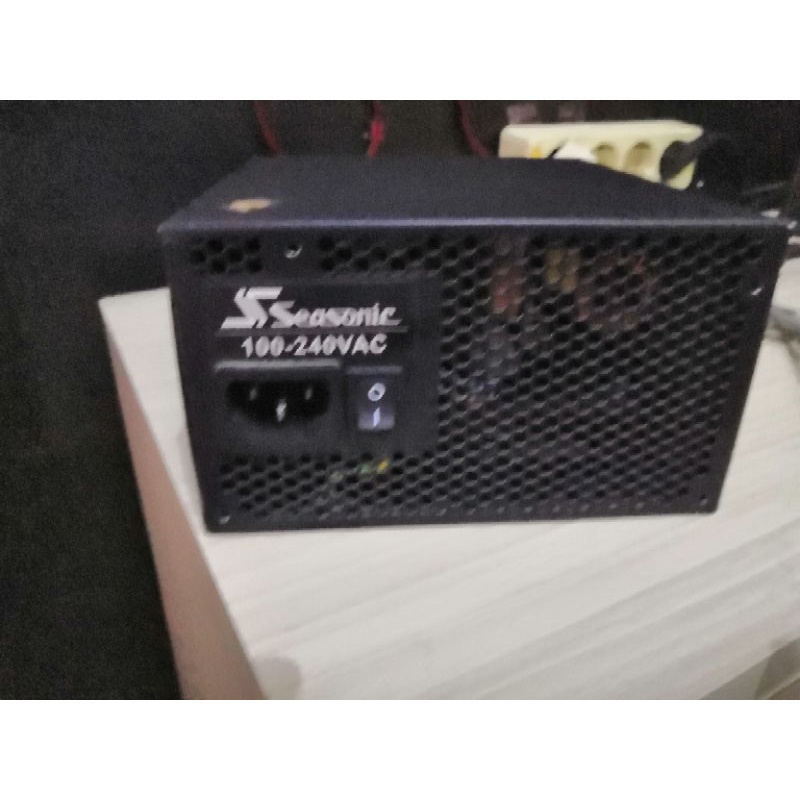PSU SEASONIC 80 PLUS BRONZE 620 WATT semi modullar kondisi mati