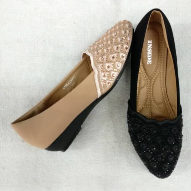 Sepatu wedges inside