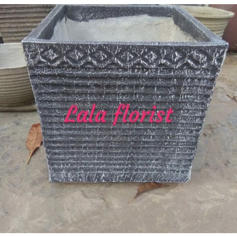 POT TANAMAN / POT SEMEN / POT BETON / POT MINIMALIS / POT KOTAK 40X40