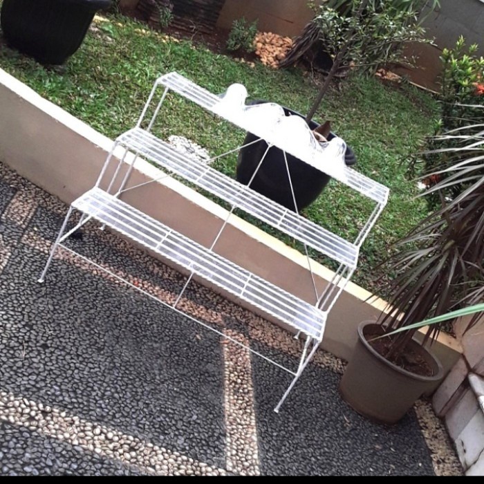 Rak Tanaman - Rak Besi 3 Susun Tanaman Hias