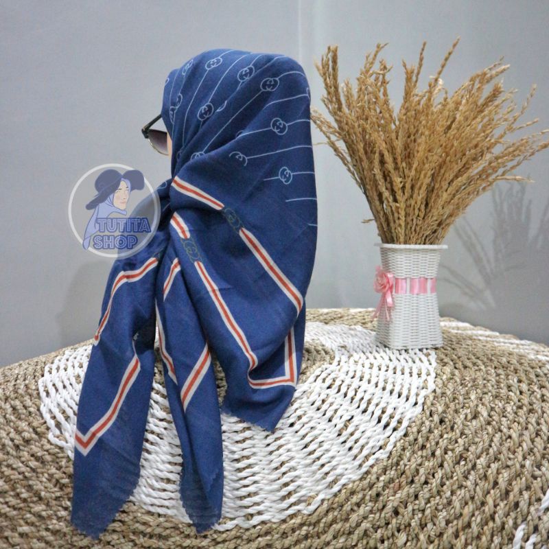 Hijab Segi Empat Voal Motif Gucci