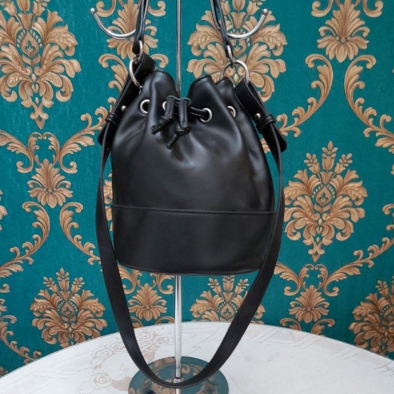 ♥️TERJUAL♥️ Tas serut pre♥️ mixology bahan PU leather  net.