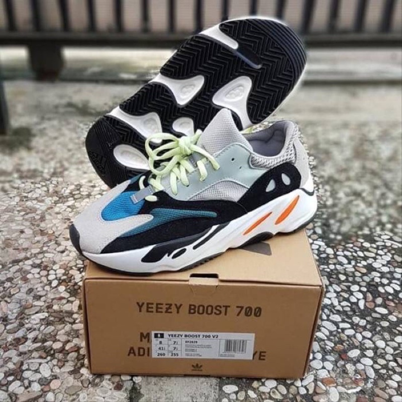 yeezy 700 aaa