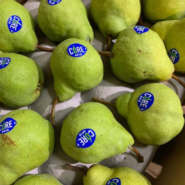 

Pear Packam