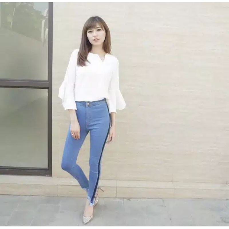 Jeans wanita hight waist / Celana pajang wanita high waist slide / celana panjang wanita high waist model baru / celana panjang jeans wanita high waist rawais bawah / celana panjang jeans wanita viral kekinian / celana panjang jeans wanita tidak murahan a