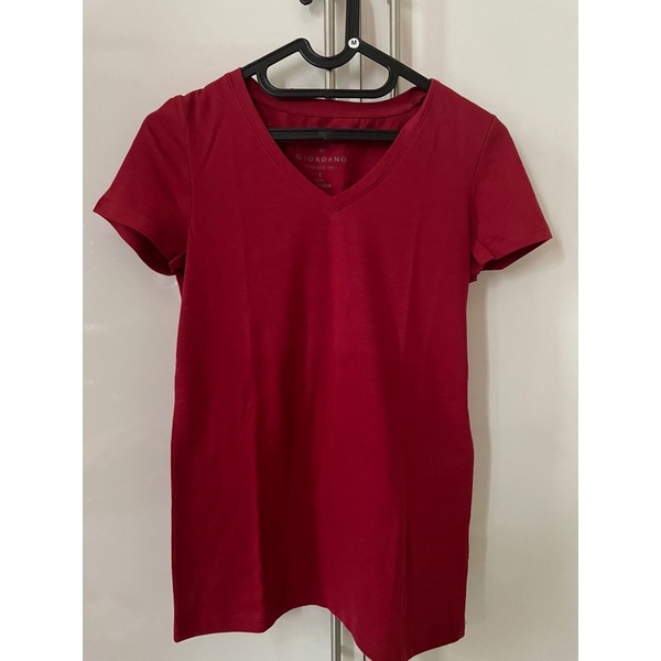 BOOKED JANGAN DIPESAN baju kaos v neck Giordano PRELOVED