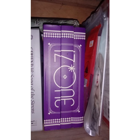 album only izone oneiric diary oneiric version diary version 3d version cover minju cover chaewon