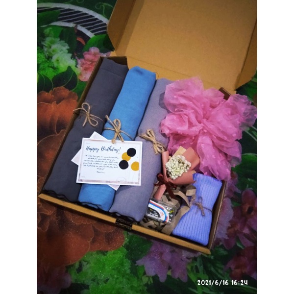 

hampers hijab cewek/kado cewek/hmapers kado