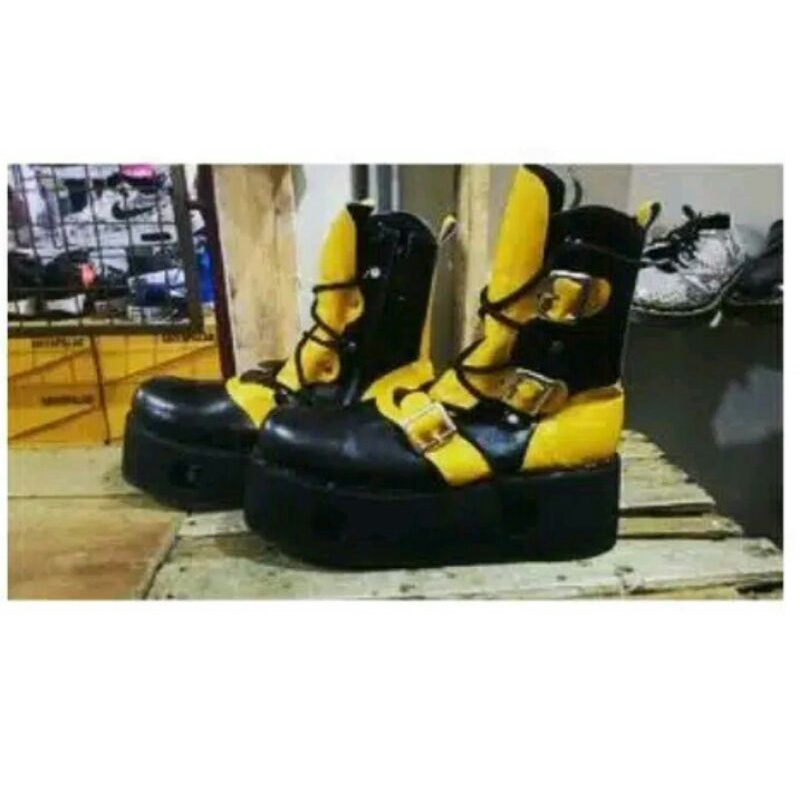 sepatu boots rock / sepatu newrock gesper 2 hitam kuning