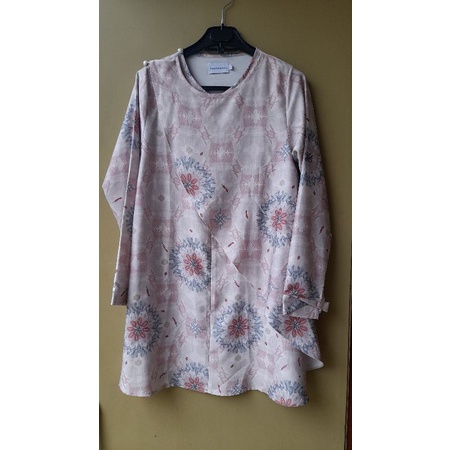 preloved riamiranda top size s