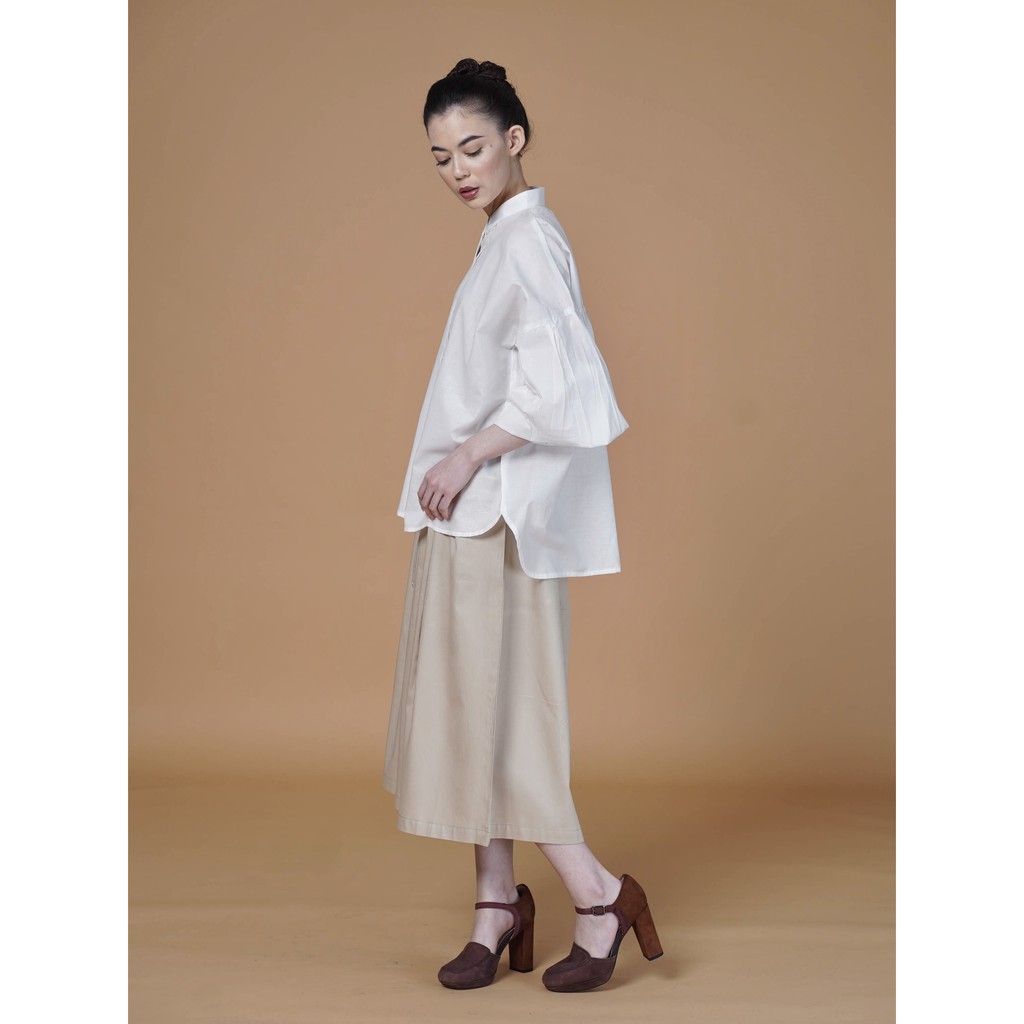 

NONA Renaissance Top - Kemeja Putih - All Size