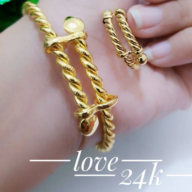 Gelang tangan dan cincin dilapisi emas 24 k