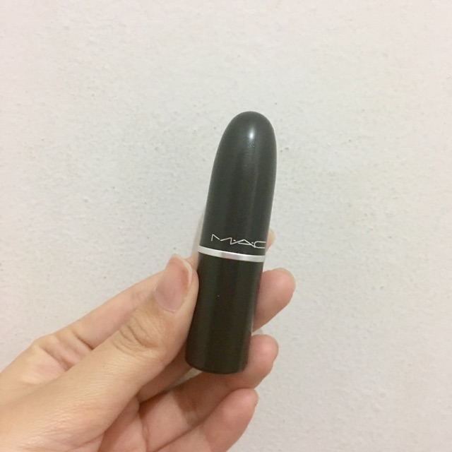 Preloved: Mac Retro Matte Lipstick Ruby Woo.