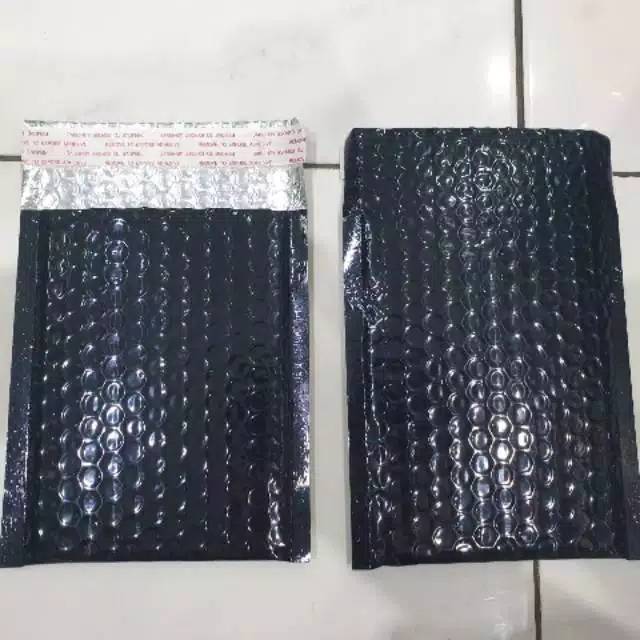 

Bubble Wrap Envelope Packaging Amplop Pengiriman Paket Packaging Black Glossy 23*17